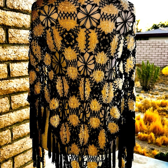 Black & White Crochet Fringe Boho Shawl! - Picture 3 of 16